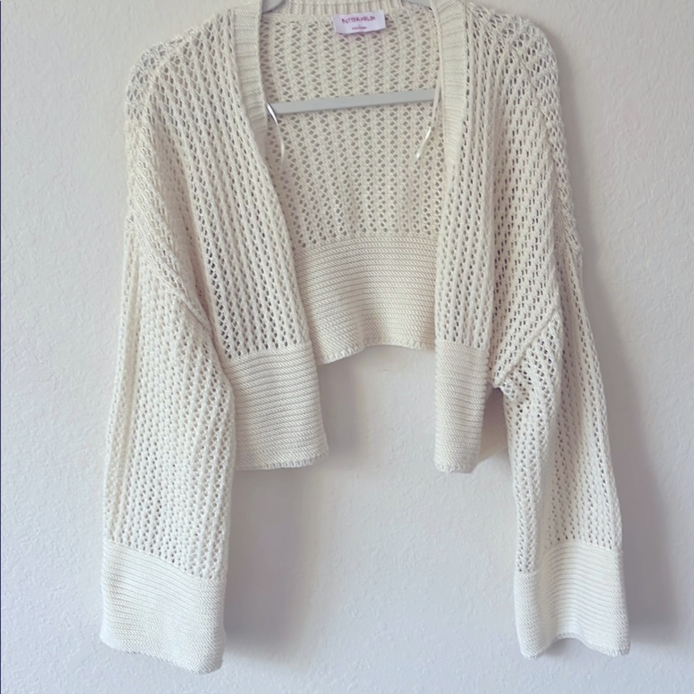 Butter Melon Crop Sweater Top size L , long sleeve